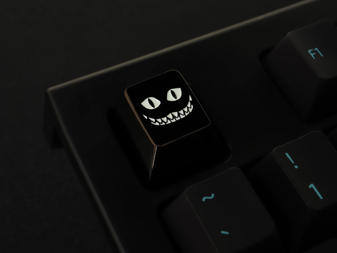 Cheshire Grin Keycap