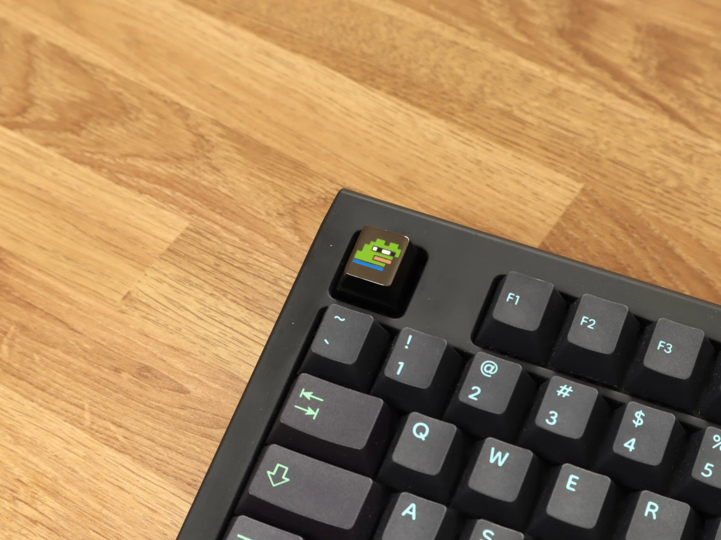 Pixel Peepo Keycap (Collab @PeepoParadise)